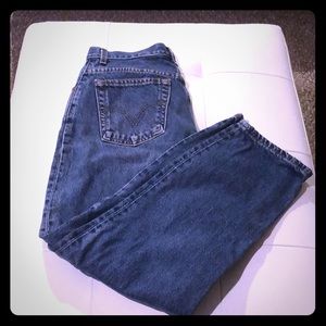 Mom Levi jeans. Very good condition.